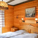 2 Bedroom Awesome In أراتش